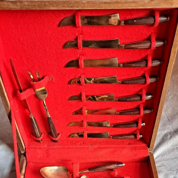 Eating utensils - Picture 2 of 6